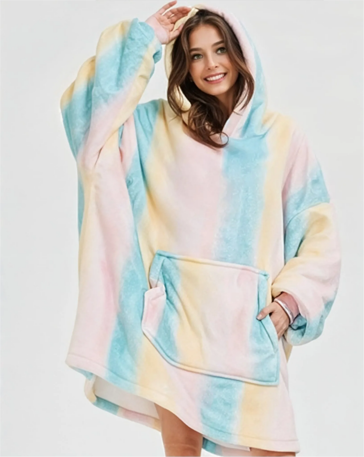 Puchata kocobluza oversize z kapturem i kieszonką